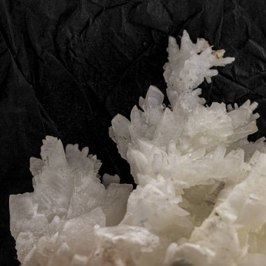 Kalsit mineral örneği