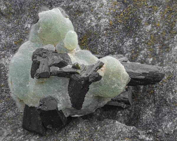 Green Prehnite Spheres Dark Epidote — Stock Photo, Image