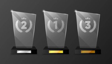 Glass Trophy Ödülleri. Gerçekçi cam kazananı kupaları. Lüks cam heykelcikler seti. Birincilik ödülü, kristal ödül. Yarışmalarda kazananlar için kupa koleksiyonu. Vektör illüstrasyonu