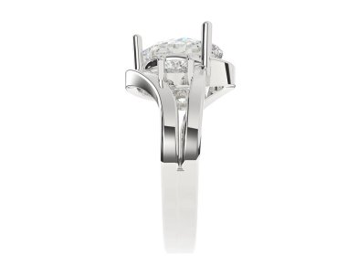 Nişan yüzüğü beyaz arkaplanda izole edildi