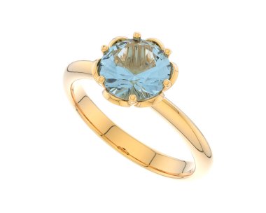 Beyaz arka planda izole edilmiş değerli taşları olan yüzük.. 