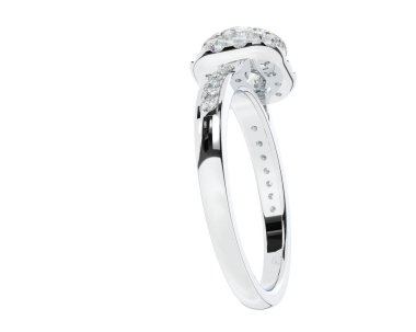 Beyaz arka planda izole edilmiş değerli taşları olan yüzük.. 