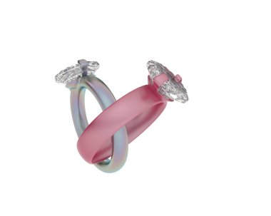 Beyaz arka planda izole edilmiş değerli taşları olan yüzükler. 