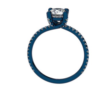 Beyaz arka planda izole edilmiş değerli taşları olan yüzük.. 