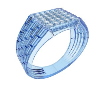 Beyaz arka planda izole edilmiş değerli taşları olan yüzük.. 