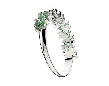 Güzel nişan yüzüğü arka planda izole edildi. 