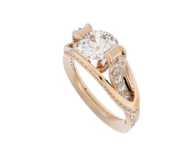 Güzel nişan yüzüğü arka planda izole edildi. 