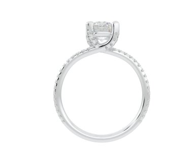 Güzel nişan yüzüğü arka planda izole edildi. 