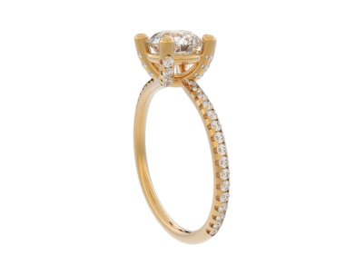 Güzel nişan yüzüğü arka planda izole edildi. 