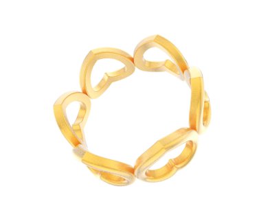 Güzel nişan yüzüğü arka planda izole edildi. 