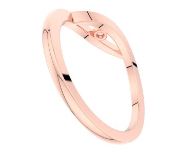 Güzel nişan yüzüğü arka planda izole edildi. 