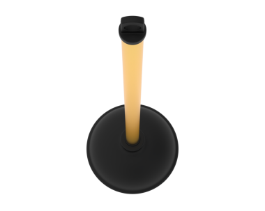 Siyah tahta kaşık beyaz arkaplanda izole edilmiş.