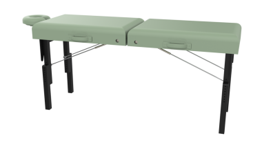 Yeşil arka planı olan ahşap masa..