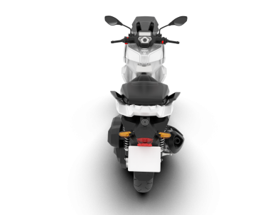 Beyaz arka plan üzerinde izole motosiklet scooter