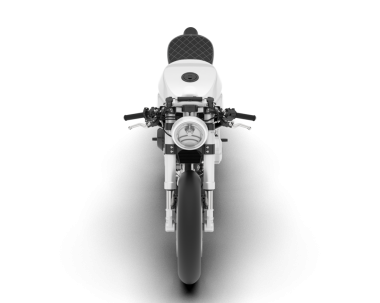 Beyaz arka planda izole edilmiş beyaz bir motosiklet.