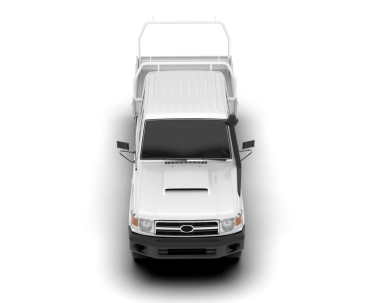 Siyah üzerine izole edilmiş beyaz bir kamyonet.