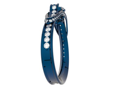 Elmaslı mavi bilezik beyaza izole edilmiş