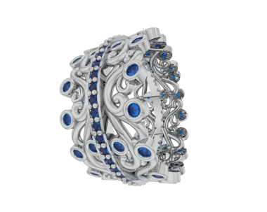 Gümüş zincirli mücevher.