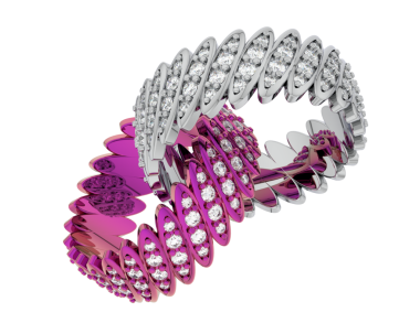 Beyaz arkaplanda elmas bilezik