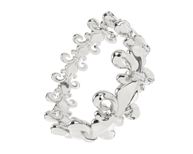 Beyaz üzerine izole edilmiş gümüş süslemeli beyaz zincir