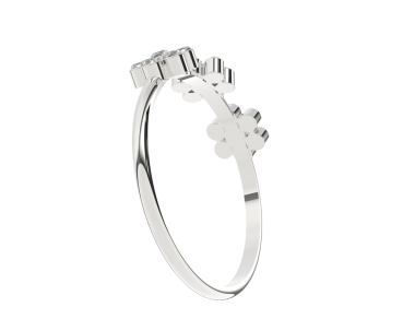 Beyaz arka planda elmasla izole edilmiş gümüş yüzük. 3d illüstrasyon