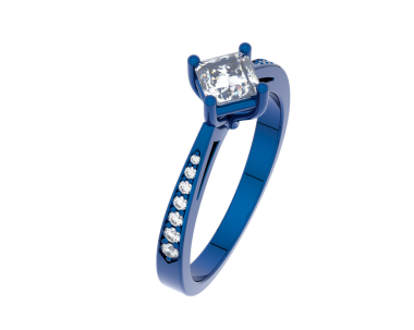 Beyaz arka plan üzerinde izole bilezik.