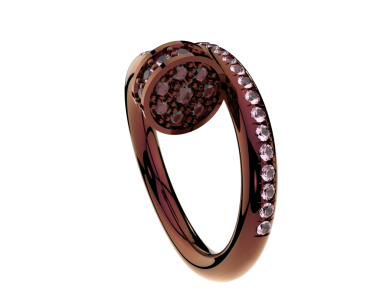 Kırmızı taşlı bir yüzük