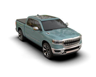 Karanlık bir arka planda izole edilmiş modern bir pikap.