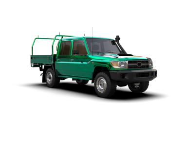 yeşil küçük araba beyaz arkaplanda izole edildi