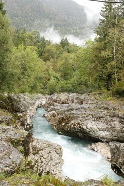 Soca nehri Avrupa 'nın en güzel kanyonlarından birini oluşturuyor..