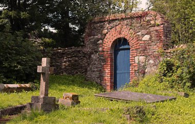 Eski mezarlık, mavi kaleli mezarlık, Rosbercon Yeni Ross İrlanda kapısı..