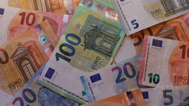 Avro banknotları, çoğu Avrupa Birliği ülkesinde bir ödeme aracı.