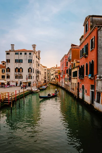 Venice Italy October 2022 Venetian Gondola Sails Characteristic Canal Colorful — Stock Photo, Image