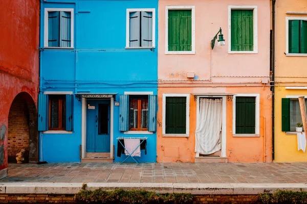 Burano Italië Oktober 2022 Kleurrijke Huizen Voor Gracht Burano — Stockfoto