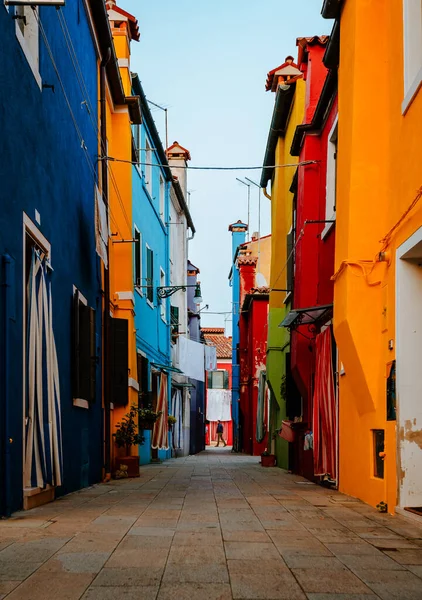 意大利布拉诺 2022年10月 布拉诺的彩色小巷 有游客 — 图库照片