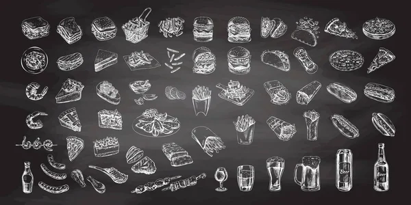 Elle çizilmiş sokak yemekleri, paket servis yemekleri, fast food, abur cubur ve içecekler tahtada. Hamburger, patates kızartması, pizza, sosisli sandviç, taco, bira, bbq, turta seti. Menü için harika.
