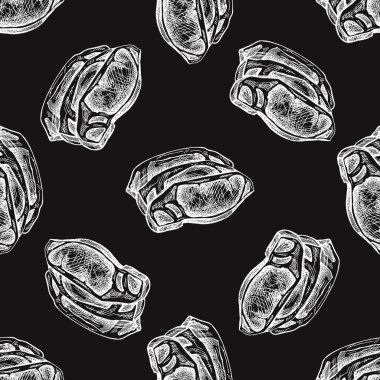 Biftek, sığır filetosu ve et parçasının elle çizilmiş, pürüzsüz şekli. Doodle klasik çizim çizimi. Tahta arkaplana kazınmış resim.