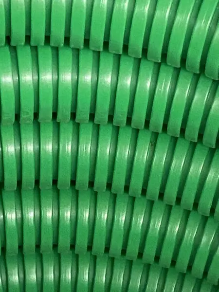 kıvrımlı pvc bükülebilir tüp ve yeşil kablo çekici