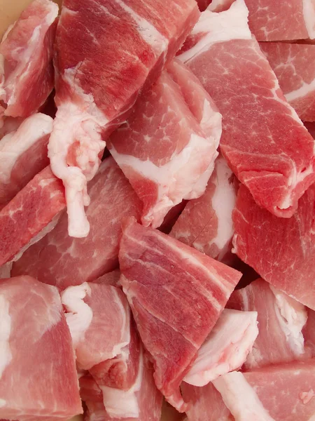 生のミンチポーク肉 最上階だ 新鮮な生の赤豚の肉 — ストック写真