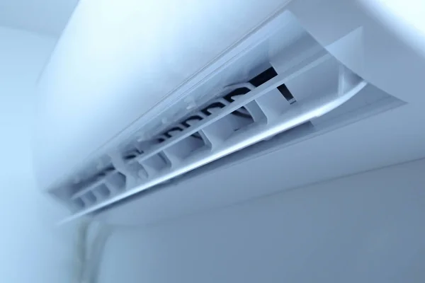 Luftkonditionering Isolerad Vit Bakgrund Moderna Inomhusblock Split System Air Conditioner — Stockfoto