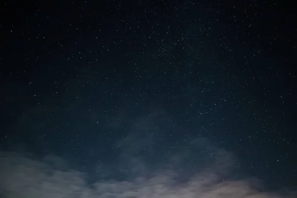 Ночное Небо Вселенная Полная Звезд Фон Ночное Небо Звездами Облаками — стоковое фото