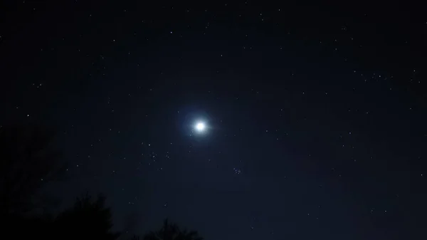 Cerul Înstelat Luna Plină Fundalul Frumosului Albastru Închis Cerul Înstelat — Fotografie, imagine de stoc