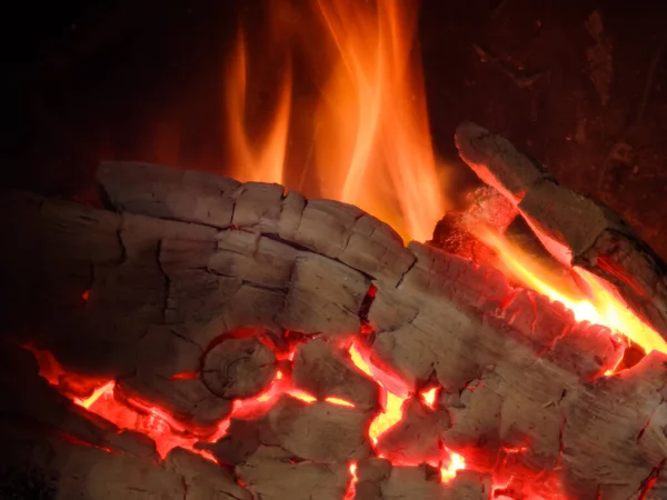 Gorący Węgiel Ogień Popiół Ciepło Spalanie Ognisko Kominek Ognisko Drewno — Zdjęcie stockowe