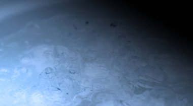 Mavi soyut arka plan. Kaynar ve şeffaf bir su. Tasarım Şablonu Karışık Doku Arkaplanı. Sıvı renk arkaplanı