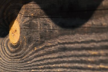 Eski kahverengi, taşralı, koyu grunge ahşap arka plan. Eski ahşap tahtalar