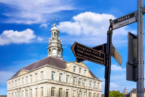 Maastricht Pays Bas Hôtel Ville Avec Des Flèches Direction Premier — Photo