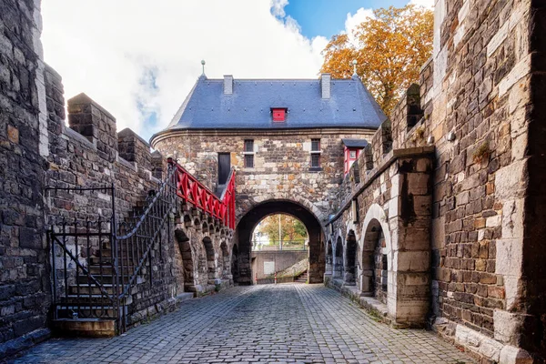 Ponttor Średniowieczna Brama Miejska Akwizgranie Niemcy Widok Wewnątrz Przedbramy — Zdjęcie stockowe