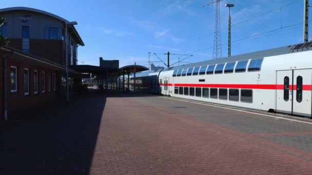 Emden Alemania 2023 Llega Nuevo Tren Desde Deutsche Bahn Estación — Vídeos de Stock