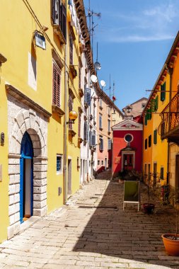 Gündüz vakti Labin 'in tarihi merkezi, Hırvatistan' ın Istria kenti