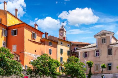 Gündüz vakti Labin 'in tarihi merkezi, Hırvatistan' ın Istria kenti